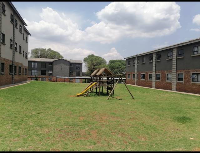 2 BEDROOM FLAT FOR SALE IN KENLEAF